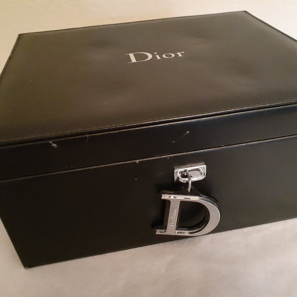 Dior Parfum Promotion Box - Picture 9 of 13